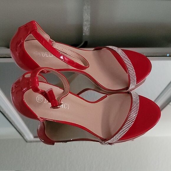 BRAND NEW DELICACY RHINESTONE ANKLE STRAP WOMEN'S HEELS - Picture 6 of 15